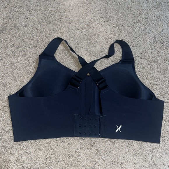 Knix Catalyst Front Zip Sports Bra Black 3 - Picture 4 of 8